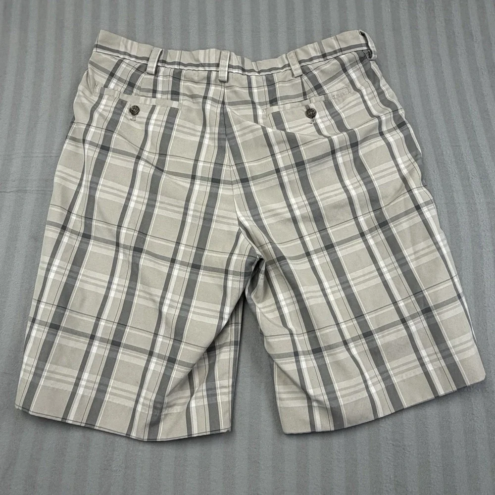 IZOD Men's Golf Shorts Size‎ 34 Windowpane Plaid Flat Front